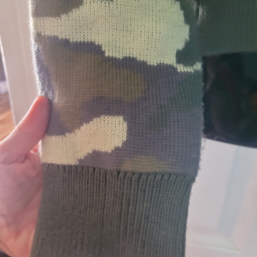 Dickies Camouflage Crew Neck Sweater - Picture 2 of 9